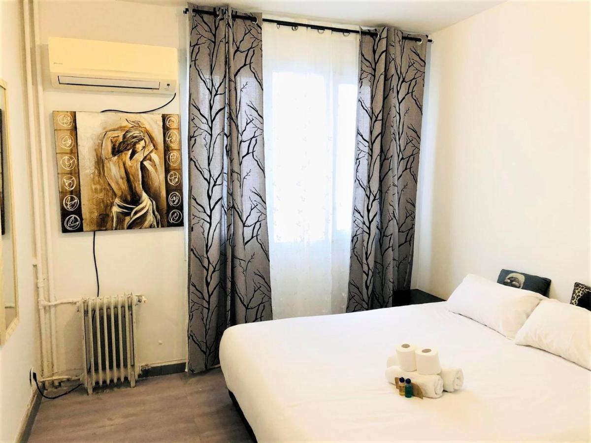 Deluxe Room Center Madrid Luaran gambar